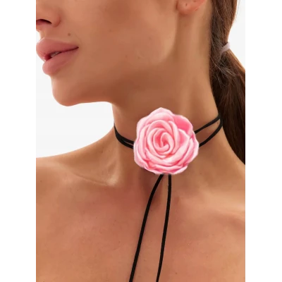 Náhrdelník ROSES PINK SMALL dekorativní květina na krku na řemínku