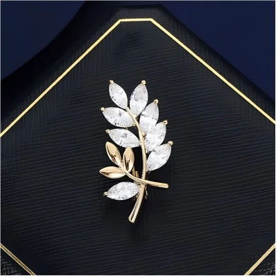 Ozdobná brož DIAMOND LEAVES
